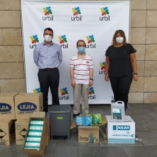 El Centro Comercial Urbil dona material de seguridad e higiene a Jalgune Elkartea