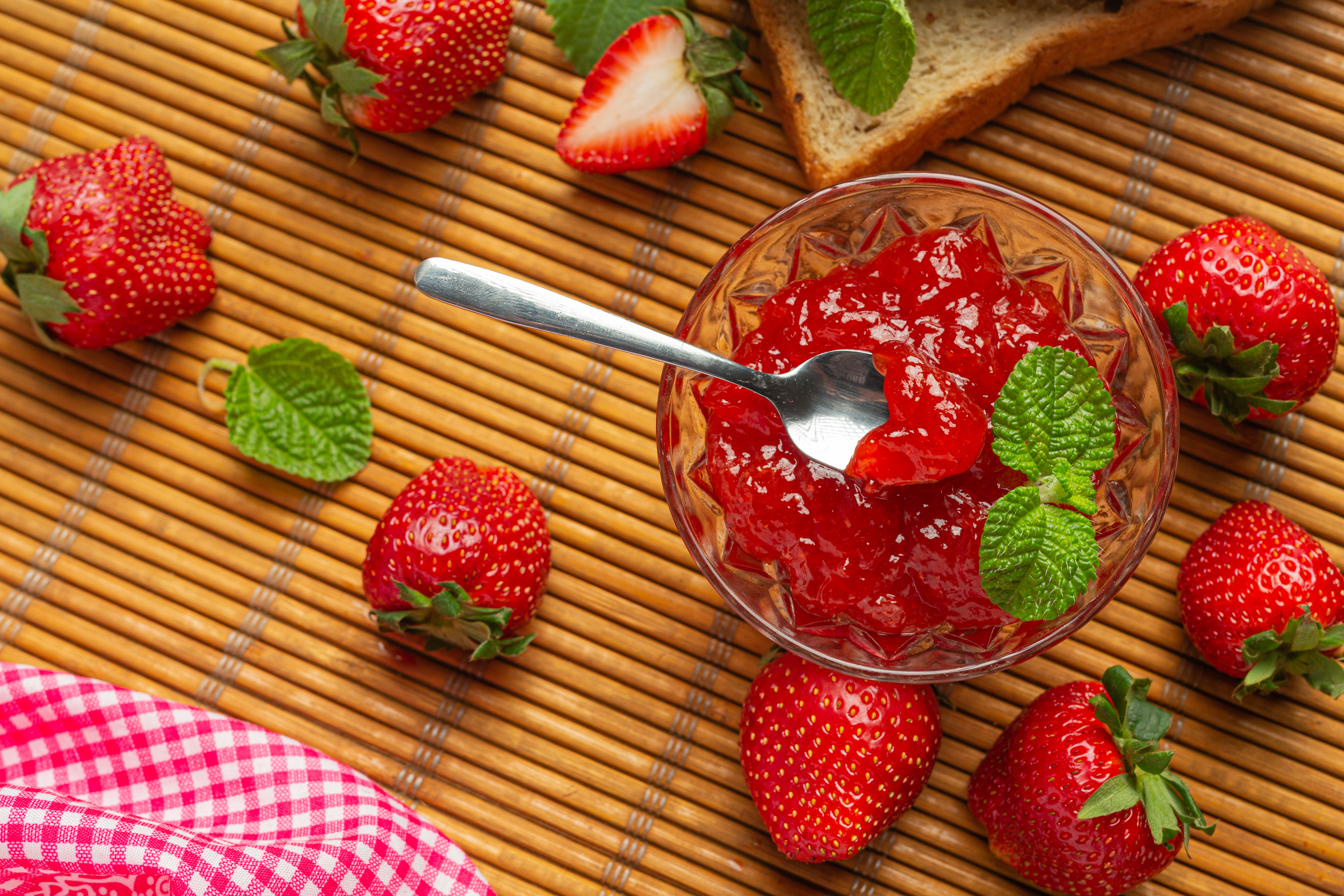 Gelatina de fresas con frutas