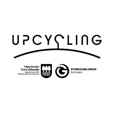 Upcycling en Urbil. Contenedor de ropa en Donostia